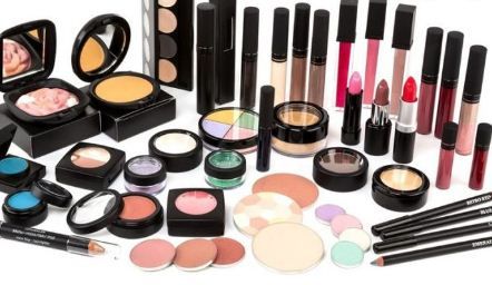 Usaha Jualan Produk Kosmetik Untuk Kencantikan
